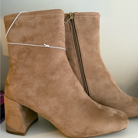 new day
A New Day Pippa Stretch Ankle
Boots Taupe - Picture 6 of 7